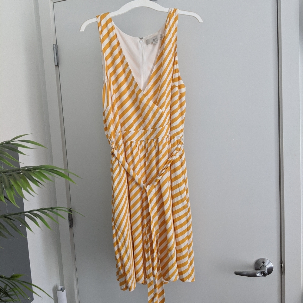 LOFT Dress- get ready for warmer weather 🌞❤️